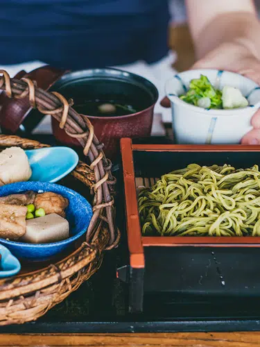 Japan - Sakura, Soba und Sake